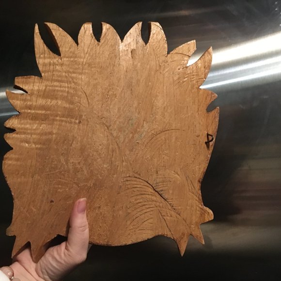 🌴Signed! Carved Wood Decoration $40 or $35 w/offer - Picture 3 of 3